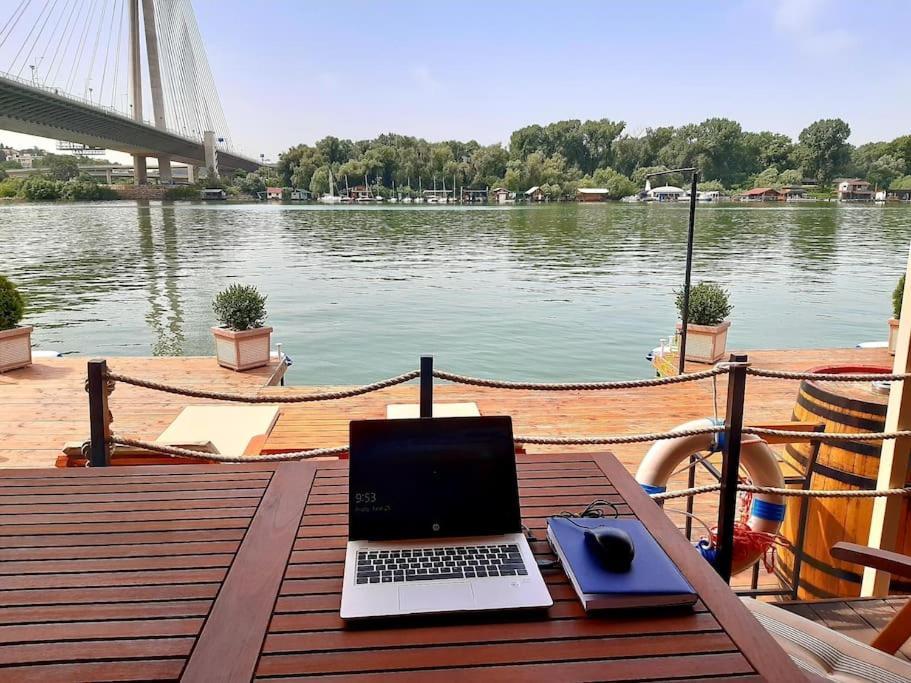 Houseboat Ada Bridge / Splav Most Na Adi Beograd Bagian luar foto